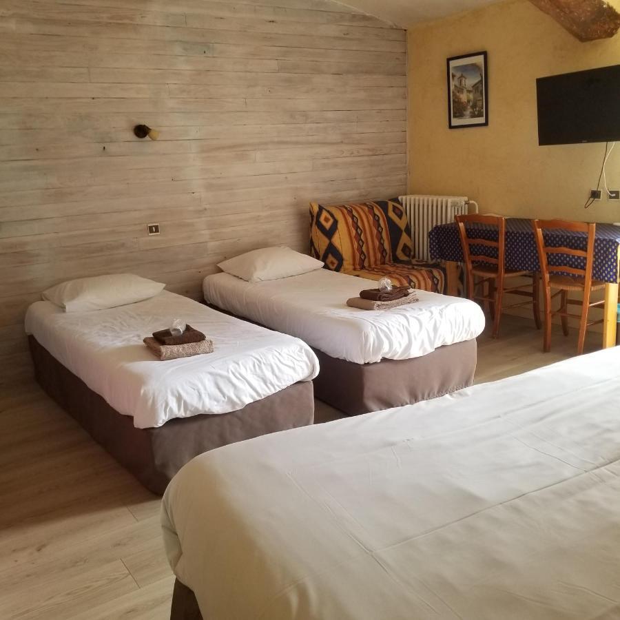 Logis Hotel Du Terreau Маноск Экстерьер фото