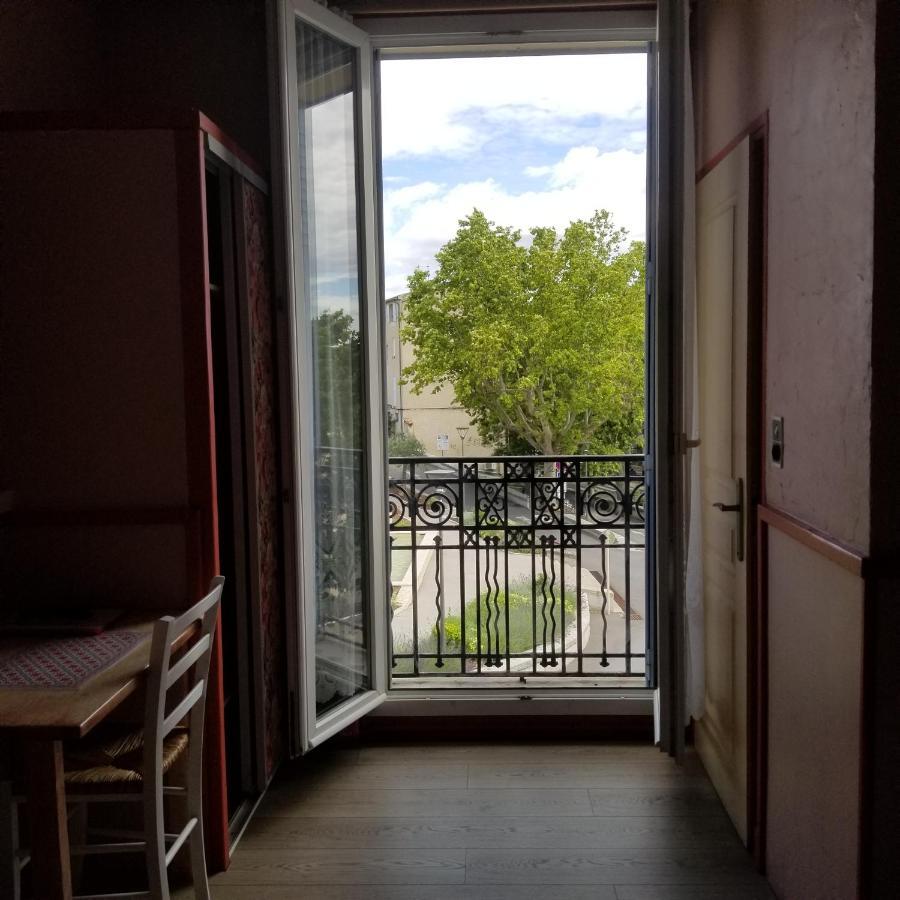 Logis Hotel Du Terreau Маноск Экстерьер фото