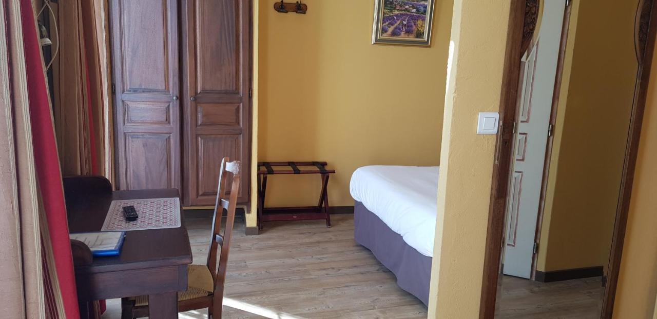 Logis Hotel Du Terreau Маноск Экстерьер фото