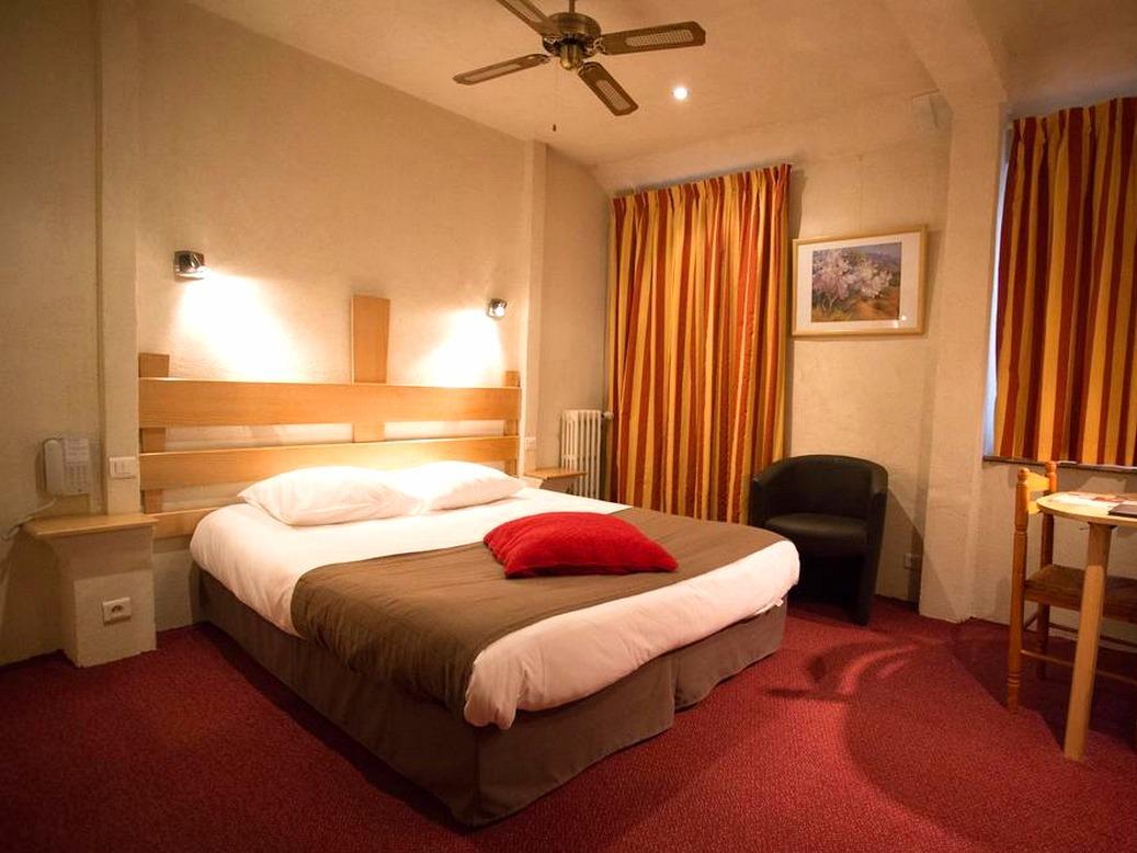 Logis Hotel Du Terreau Маноск Экстерьер фото