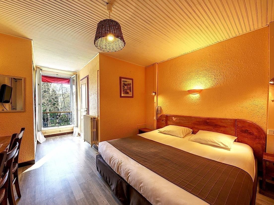 Logis Hotel Du Terreau Маноск Экстерьер фото