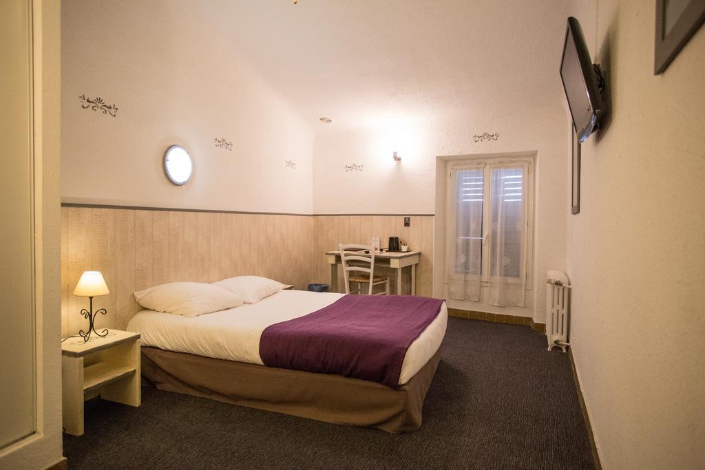 Logis Hotel Du Terreau Маноск Экстерьер фото