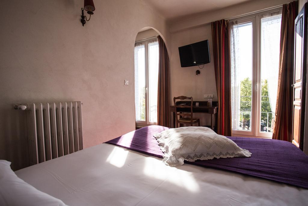 Logis Hotel Du Terreau Маноск Экстерьер фото